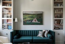 Фото - Как дизайнеры оформляют стену за диваном: 13 реализованных идей и 27 фото
